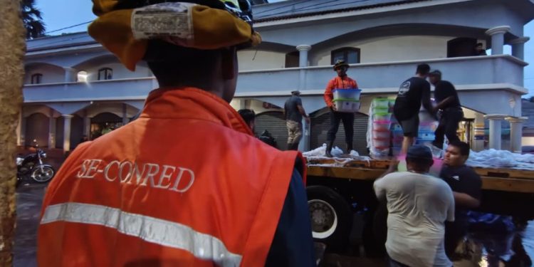 Conred entrega ayuda humanitaria a 78 familias afectadas por inundaciones en Cuilapa