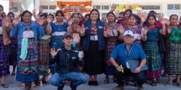 Mujeres de Tajumulco se graduaron con la Beca Social de Capacitación Productiva./Foto: Mides.