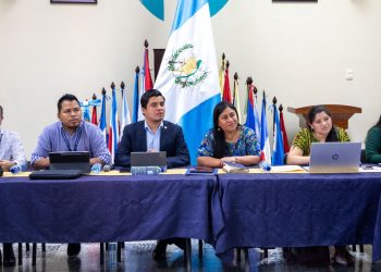 Comunidades Q’eqchi’ avanzan en seguimiento de compromisos sobre salud, educación e infraestructura en Alta Verapaz