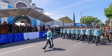 Presidente participa en el acto de conmemoración del Día del Ejército