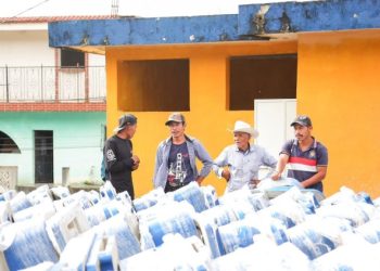 Entrega de estufas mejoradas beneficia a familias de Olopa y fortalece la salud comunitaria
