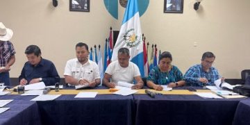 Seguimiento de proyectos de agua potable, educación e infraestructura vial en Chisec
