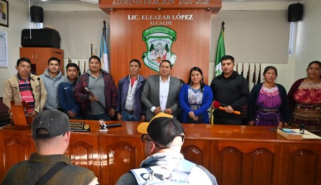 Firman de convenios en Quetzaltenango permite que los proyectos de infraestructura y desarrollo no se queden atrapados en trámites burocráticos