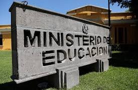 Ministerio de Educación suspenderá clases en lugares de riesgo. (Foto: archivo)