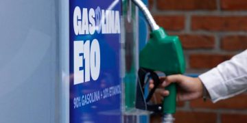 La mezcla de combustible con etanol generará una rebaja. (Foto: archivo)