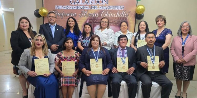 Reconocimiento a la excelencia docente en Quetzaltenango