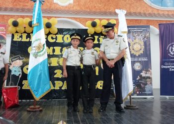 Eligen a niño comisario y jefe de la Comisaría 24, en Zacapa