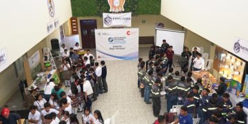 Jóvenes muestran sus habilidades en la Expo Feria 2026 de Escuelas Taller en Baja Verapaz