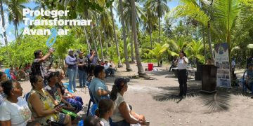 Primera piedra para la construcción del puente vehicular en Sector La Playita, aldea San Francisco Madre Vieja, Tiquisate
