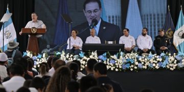 Presidente participa en la inauguración de la nueva subestación de la PNC en San Benito, Petén