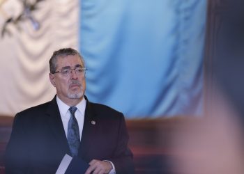 Presidente Bernardo Arévalo en conferencia de prensa en Palacio Nacional de la Cultura.