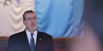 Presidente Bernardo Arévalo en conferencia de prensa en Palacio Nacional de la Cultura.