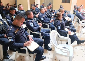 Comisaría 32 de la PNC refuerza estrategias operativas en Santa Rosa