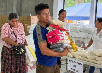 Entrega de alimentos por parte del MAGA. / Foto: MAGA.