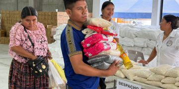 Entrega de alimentos por parte del MAGA. / Foto: MAGA.
