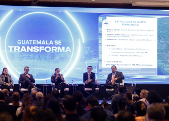 Conversatorio en el evento Guatemala se transforma. / Foto: Gilber García