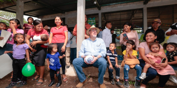 Presidente Arévalo supervisa avances de Mano a Mano en Jocotán, Chiquimula para combatir la pobreza y la desnutrición