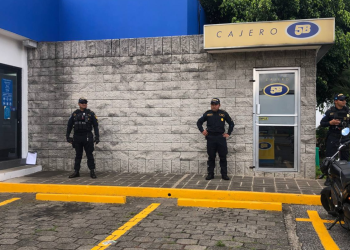 PNC brinda seguridad en cajeros ante el pago de bono 14. / Foto: PNC