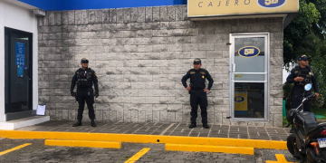 PNC brinda seguridad en cajeros ante el pago de bono 14. / Foto: PNC
