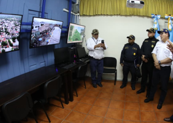 Durante la reunión, Villeda destacó que la implementación de este sistema tecnológico fortalecerá las capacidades operativas de las fuerzas de seguridad. / Foto: Mingob