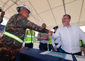 Presidente destacó la colaboración interinstitucional para el avance de la modernización del Puerto Santo Tomás de Castilla