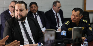 Viceministro administrativo, Kelvin René Aguilar Menéndez, durante una citación en el Congreso de la República. / Foto: DCA