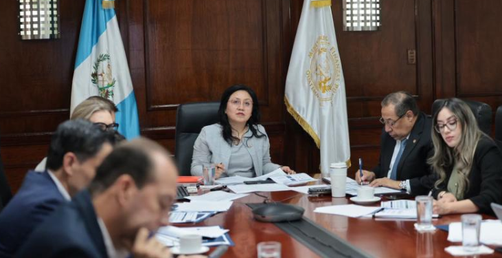 Preparan la próxima evaluación de la calificadora Fitch Ratings