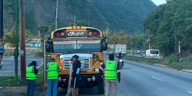 DGT desarrolla operativos para prevenir aumento de cobros de pasaje en transporte extraurbano./Foto: DGT.