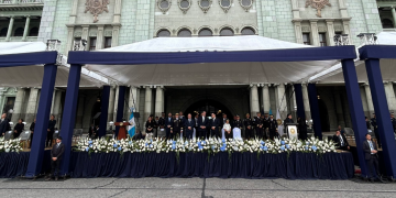 Presidente participa en desfile conmemorativo por el 29 aniversario de la PNC