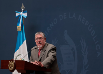 Presidente aclara sobre adjudicación de la frecuencia 5G en Guatemala./Foto: Analí Camey.
