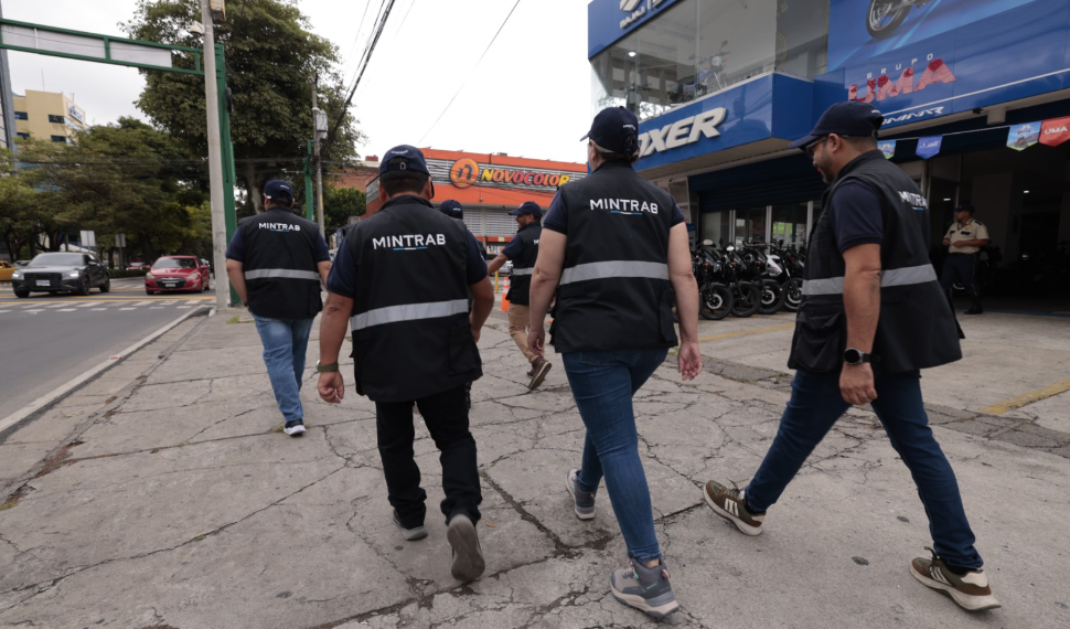 Inspección de Trabajo inicia operativos de verificación del pago del bono 14./Foto: Álex Jacinto.