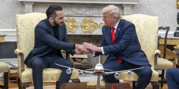 Trump recibirá a Bukele tras el aval en El Salvador a un tercer mandato presidencial