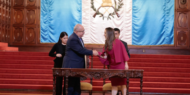 Guatemala y Reino Unido firman acuerdo de cooperación técnica para impulsar la planificación del Metrorriel . / Foto: Noé Pérez.