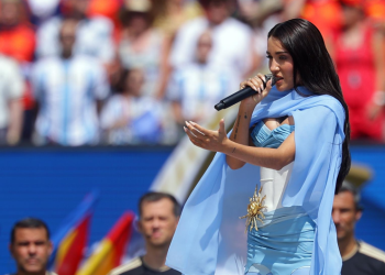 ¿Quién es María Becerra? La cantante que entonó el himno de Argentina en la final del Mundial 2026
