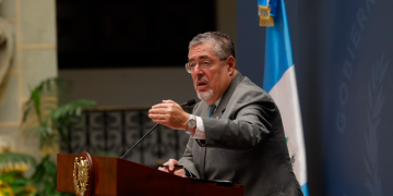 Presidente Bernardo Arévalo en La Ronda.