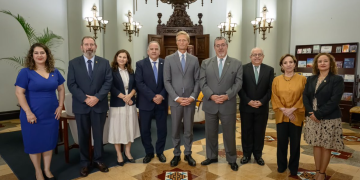 El presidente Bernardo Arévalo recibió en el Palacio Nacional de la Cultura a representantes del Sistema de las Naciones Unidas. / Foto: X Miguel Barreto