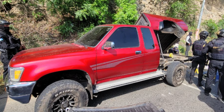 El hallazgo se registró en el kilómetro 145 de la carretera Interamericana, en el ingreso principal a Zacapa. / Foto: PNC