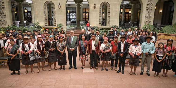 Gobierno y autoridades indígenas de Santa Catarina Ixtahuacán suscriben agenda para impulsar el desarrollo del territorio
