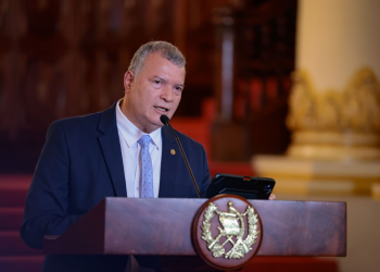 Ejecutivo ya atiende aumento en los precios de los combustibles./Foto: Analí Camey.