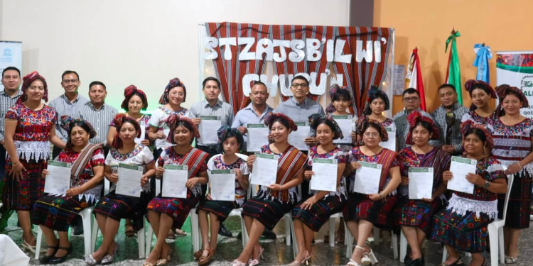 Diecisiete jóvenes concluyen curso intensivo de idioma chalchiteko