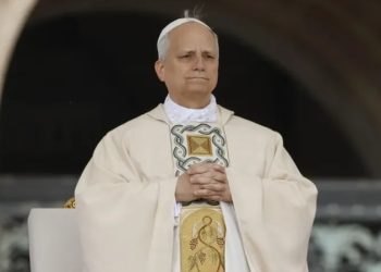 El papa urge a suspender los ataques en Oriente Medio y reabrir espacios a la diplomacia