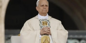 El papa urge a suspender los ataques en Oriente Medio y reabrir espacios a la diplomacia