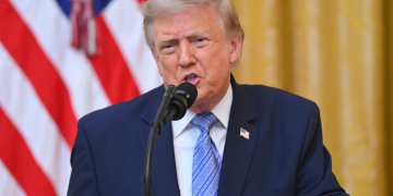 Donald Trump ordena detener los bombardeos contra Irán para negociar un acuerdo