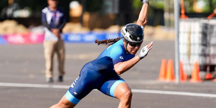 Dalia Soberanis gana la medalla de bronce en los 100 metros sprint de patinaje en Santo Domingo 2026