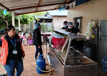 Comedor social continúa brindando alimentos a personas albergadas./Foto: Mides.