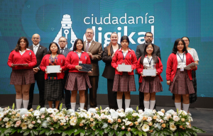 Más de 50 mil estudiantes de diversificado serán beneficiados con equipos tecnológicos