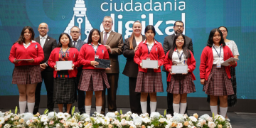 Más de 50 mil estudiantes de diversificado serán beneficiados con equipos tecnológicos