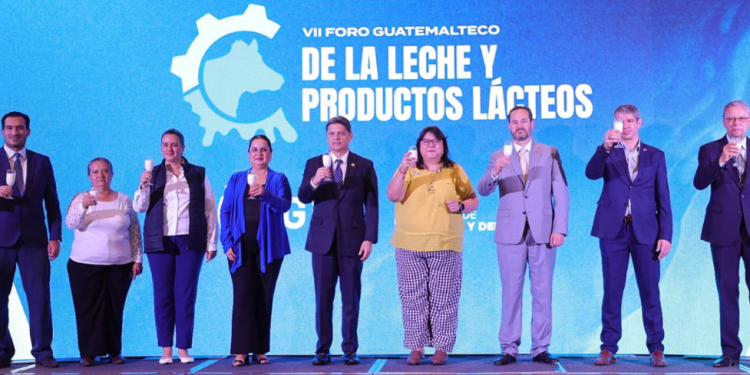 Estas acciones buscan elevar los estándares de producción y contribuir a una mayor competitividad de la industria láctea guatemalteca. / Foto: MAGA