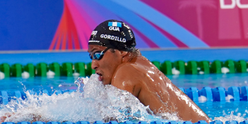 Erick Gordillo gana el oro en los 400 metros combinado de Santo Domingo 2026