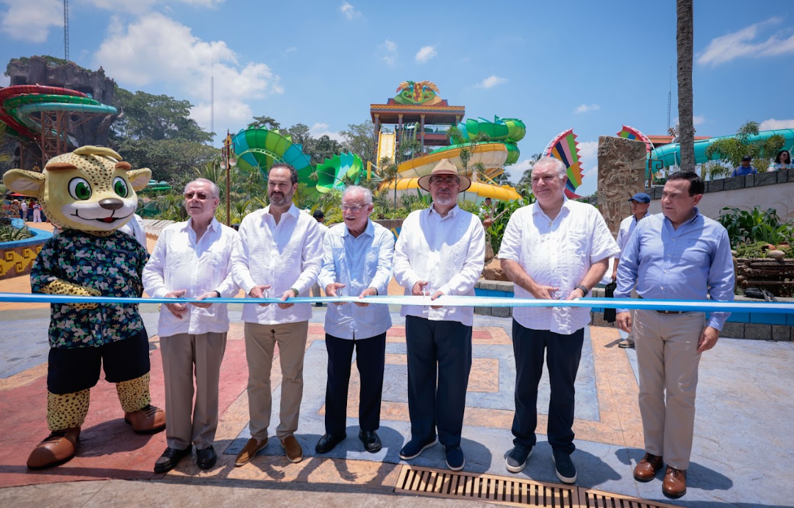 Presidente en inauguración del parque recreativo Xetulhá.